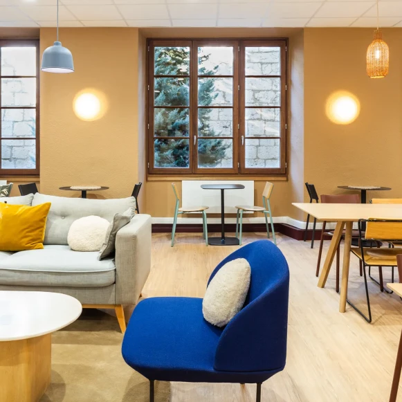 Bureau privé 33 m² 10 postes Location bureau Passage de la Cathédrale Annecy 74000 - photo 2