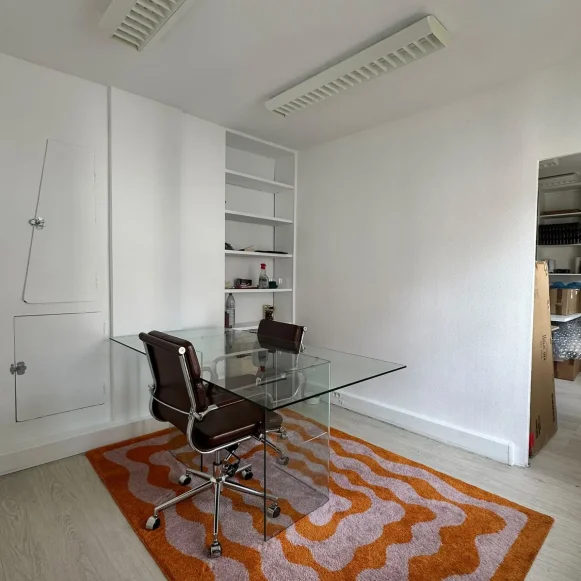 Bureau privé 9 m² 4 postes Location bureau Rue d'Aboukir Paris 75002 - photo 5