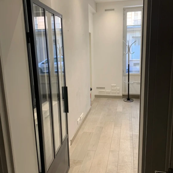 Bureau privé 12 m² 1 poste Location bureau Rue Bosio Paris 75016 - photo 8