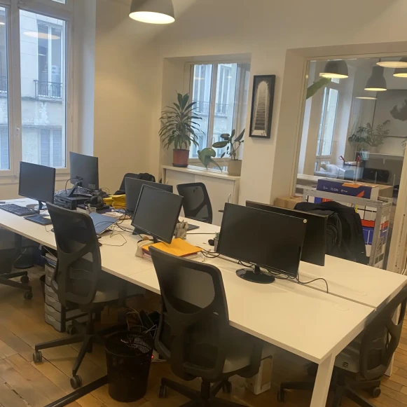 Bureau privé 25 m² 6 postes Location bureau Rue de Cléry Paris 75002 - photo 3