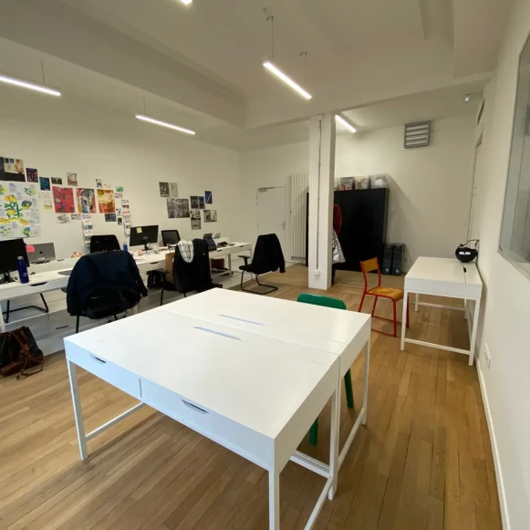 Open Space  5 postes Location bureau Rue du Soleil Paris 75020 - photo 2