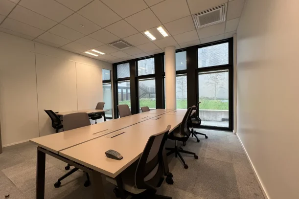 Bureau privé - 94800 - 2 postes - 680€