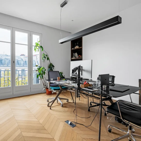 Espace indépendant 210 m² 28 postes Location bureau Rue Tronchet Paris 75008 - photo 5