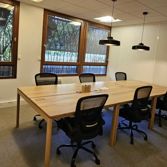 Bureau privé 20 m² 6 postes Location bureau Avenue Daumesnil Paris 75012 - photo 4