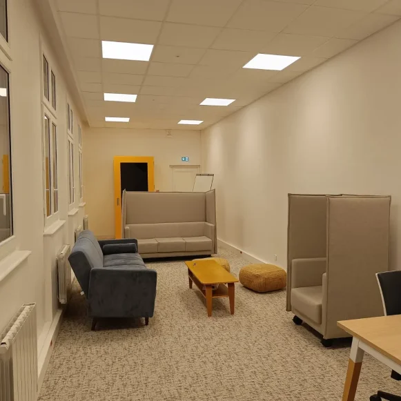 Bureau privé 30 m² 8 postes Location bureau Rue de Londres Paris 75008 - photo 1