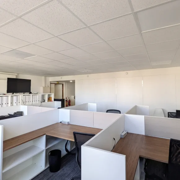 Bureau privé 110 m² 10 postes Location bureau Rue Denis Papin Ivry-sur-Seine 94200 - photo 2