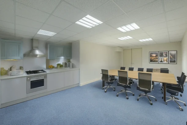 Bureau privé - 91300 - 11 postes - 2750€