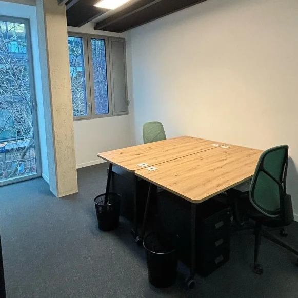 Bureau privé 11 m² 2 postes Coworking Rue Edouard Mignot Reims 51100 - photo 1