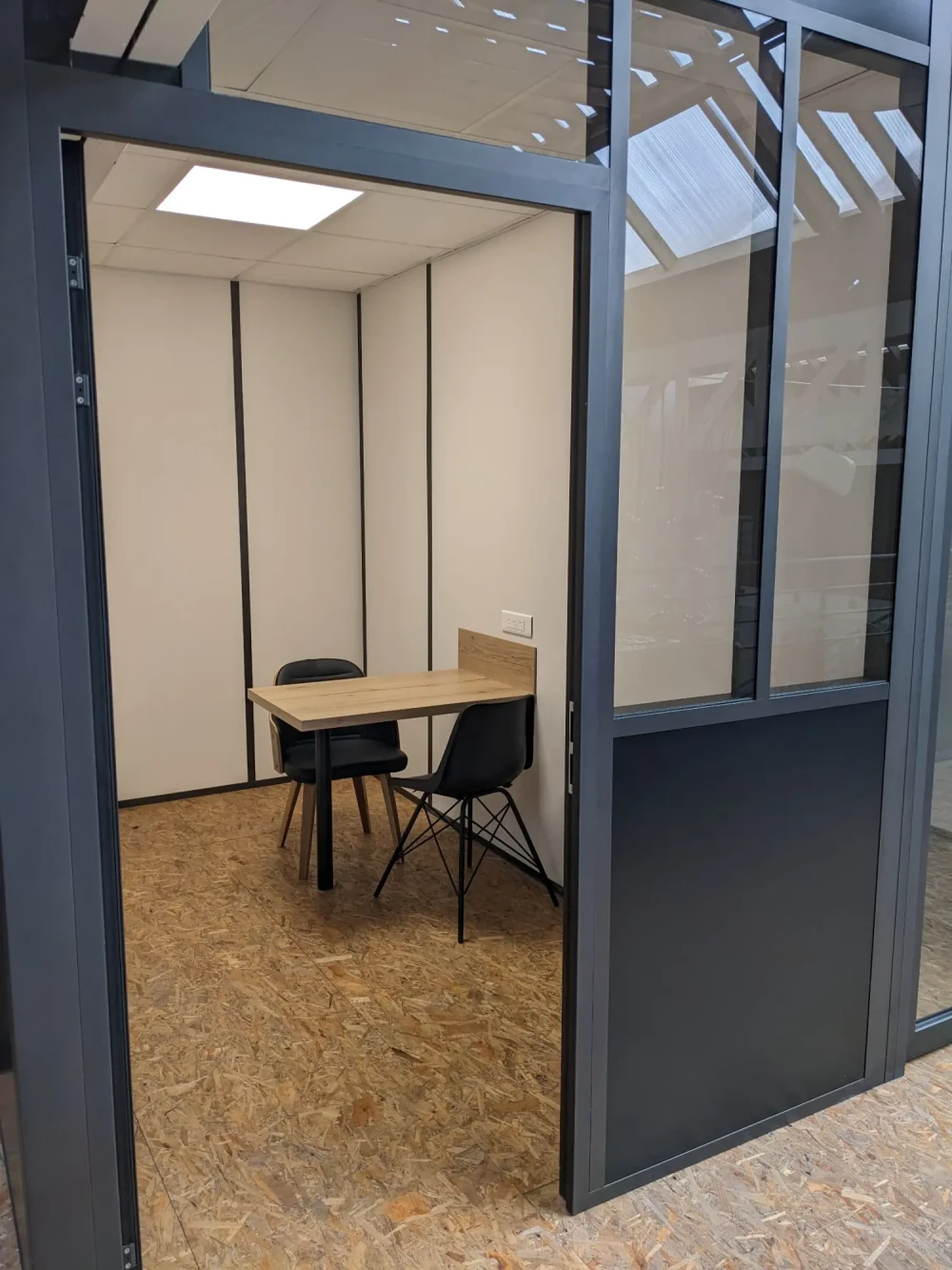 Bureau privé - 62220 - 1 poste - 220€