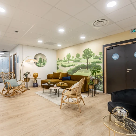 Bureau privé 12 m² 2 postes Location bureau Rue Blaise Pascal Élancourt 78990 - photo 4