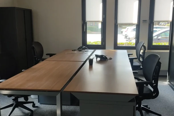Bureau privé - 31670 - 4 postes - 1300€