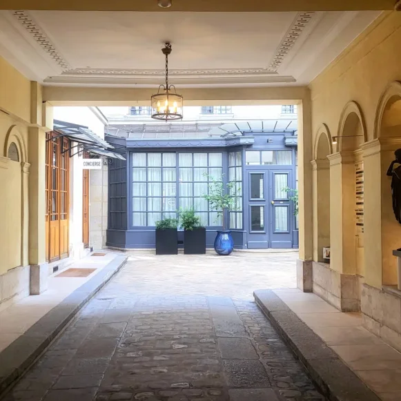 Bureau privé 13 m² 3 postes Location bureau Rue Vignon Paris 75009 - photo 6
