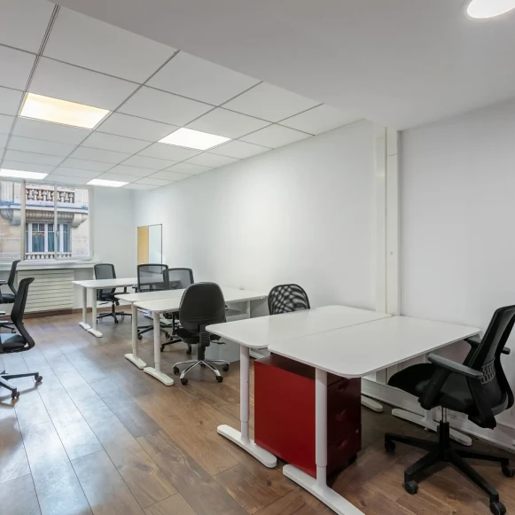 Bureau privé 65 m² 16 postes Coworking Rue Jean Goujon Paris 75008 - photo 1