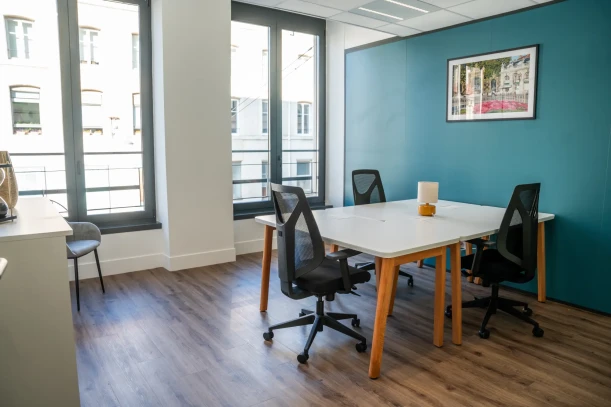 Bureau privé - 54000 - 3 postes - 1002€