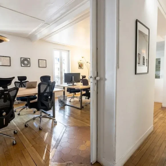 Bureau privé 55 m² 4 postes Coworking Villa Riberolle Paris 75020 - photo 2