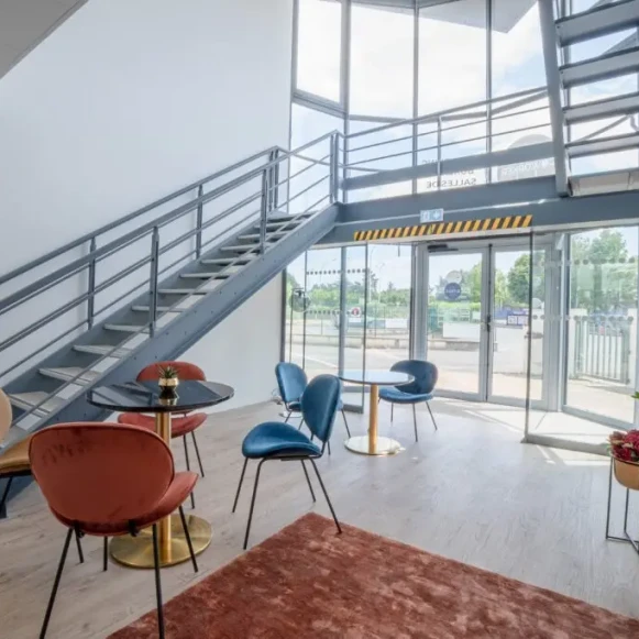 Bureau privé 25 m² 5 postes Location bureau Rue Salvador Allende Poitiers 86000 - photo 3