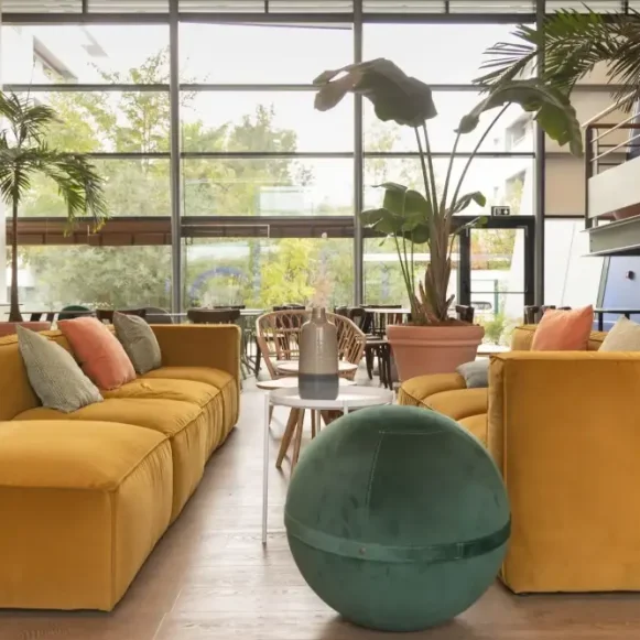Bureau privé 29 m² 7 postes Coworking Avenue Emile Counord Bordeaux 33300 - photo 2