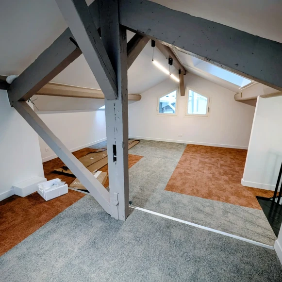 Espace indépendant 250 m² 56 postes Location bureau Rue des Petits Hôtels Paris 75010 - photo 3