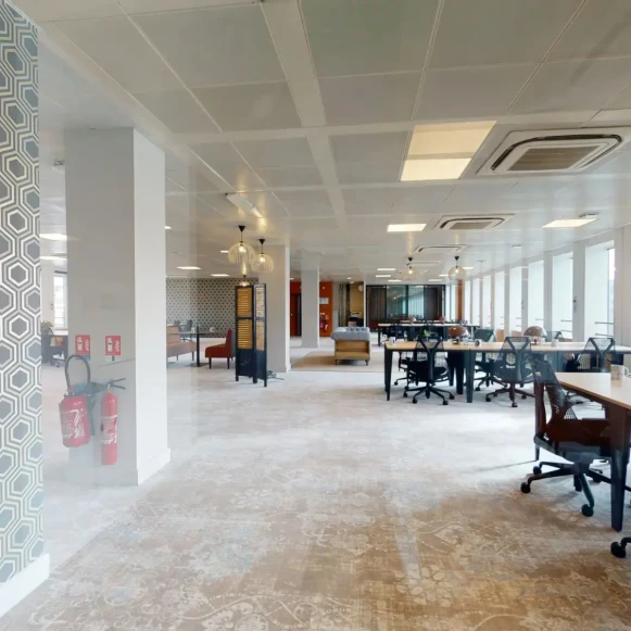 Bureau privé 8 m² 2 postes Coworking Avenue de la Grande Armée Paris 75017 - photo 4