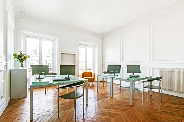 Bureau privé - 75001 - 4 postes - 2695€