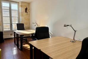 Bureau privé - 33800 - 4 postes - 1320€