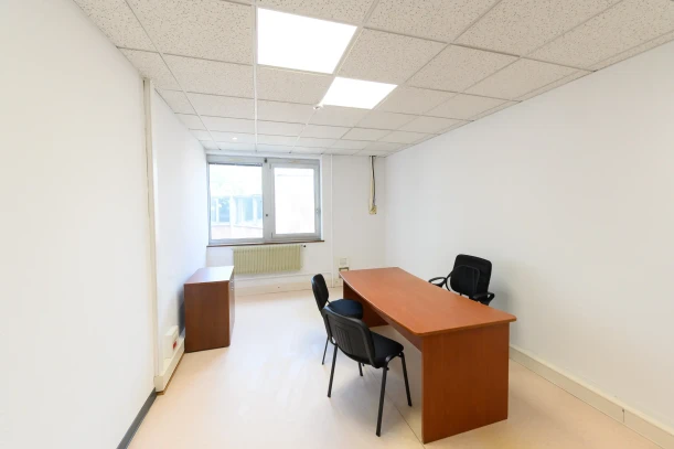 Bureau privé - 68390 - 1 poste - 180€
