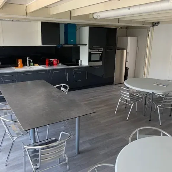 Bureau privé 15 m² 2 postes Coworking Allée de l'Europe Entzheim 67960 - photo 3