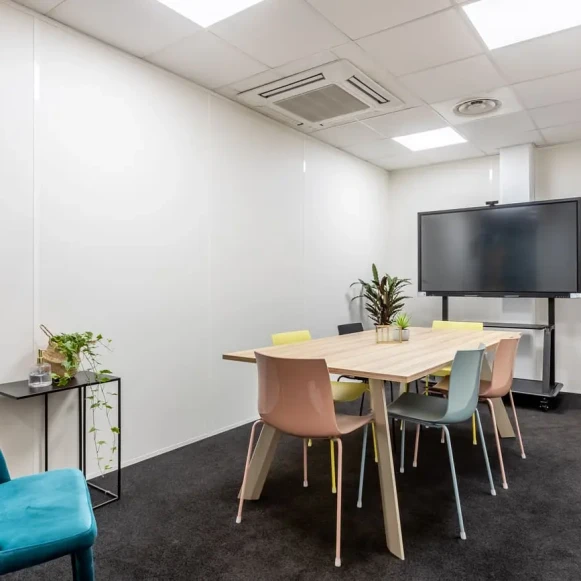 Bureau privé 14 m² 4 postes Coworking Rue Jacques Daguerre Nantes 44300 - photo 4
