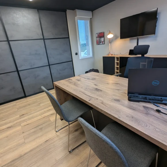 Bureau privé 17 m² 3 postes Coworking Rue Basse ville Firminy 42700 - photo 2