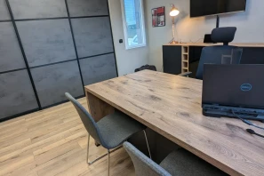 Bureau privé - 42700 - 3 postes - 299€