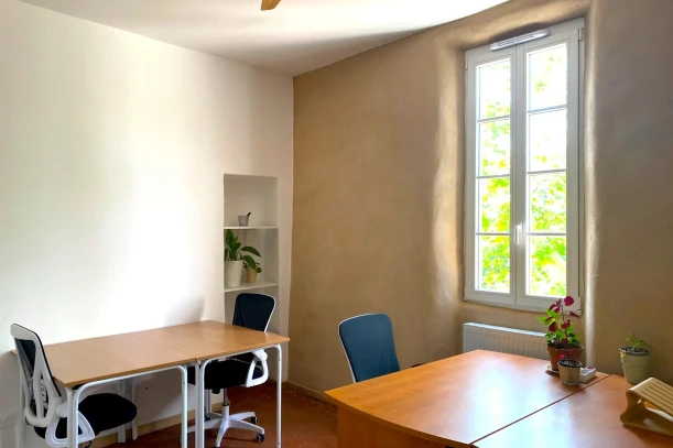 Bureau privé - 13004 - 4 postes - 1268€