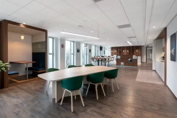 Bureau privé - 93300 - 3 postes - 932€