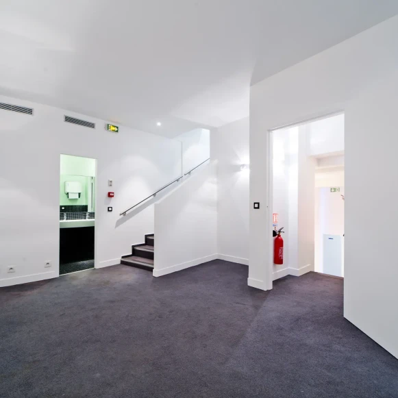 Espace indépendant 220 m² 25 postes Location bureau Rue d'Aboukir Paris 75002 - photo 6