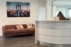 Bureau privé - 92300 - 3 postes - 1260€