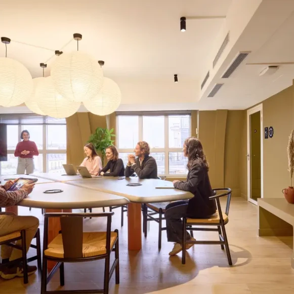 Bureau privé 16 m² 4 postes Location bureau Rue Duret Paris 75016 - photo 6