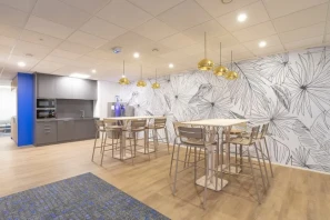 Bureau privé - 06906 - 16 postes - 4000€