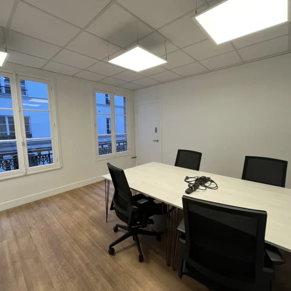 Bureau privé 16 m² 4 postes Location bureau Rue de la Chaussée d'Antin Paris 75009 - photo 3