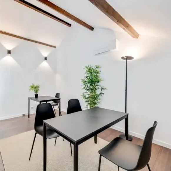 Bureau privé 15 m² 3 postes Coworking Route d'Avignon Aix-en-Provence 13540 - photo 1