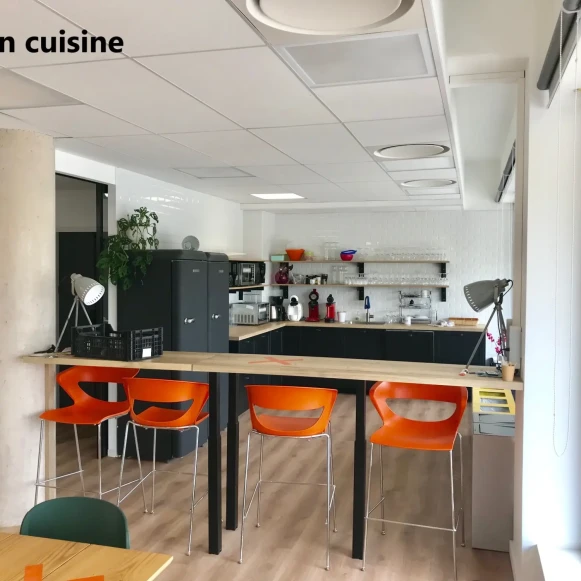 Open Space  4 postes Coworking Rue du Mas de Verchant Castelnau-le-Lez 34170 - photo 3