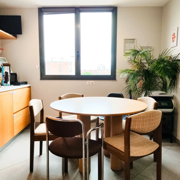 Bureau privé 16 m² 6 postes Location bureau Avenue Jean Jaurès Joinville-le-Pont 94340 - photo 1