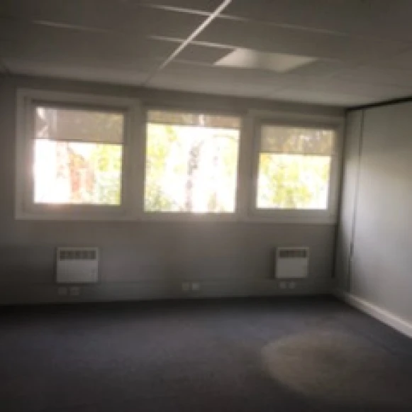 Bureau privé 322 m² 64 postes Location bureau Route de Gisy Bièvres 91570 - photo 8