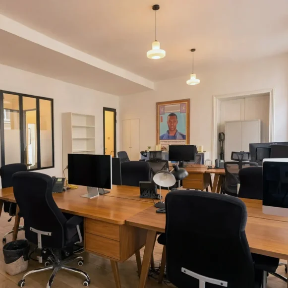 Bureau privé 70 m² 10 postes Coworking Rue Chapon Paris 75003 - photo 3
