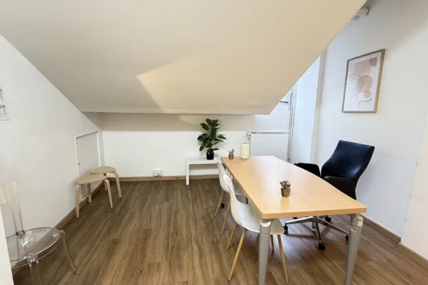 Bureau privé - 93100 - 2 postes - 495€