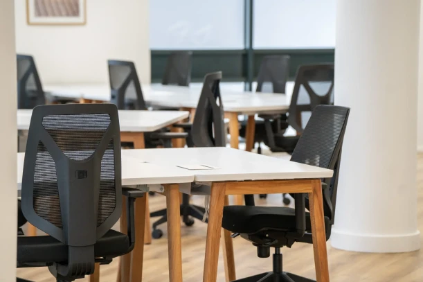 Bureau privé - 59800 - 28 postes - 13076€