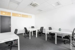 Bureau privé - 35000 - 5 postes - 1690€