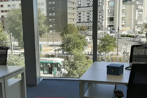 Bureau privé - 95870 - 4 postes - 2080€