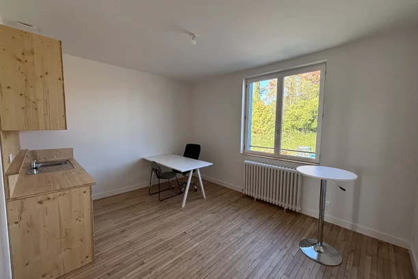 Bureau privé - 33790 - 3 postes - 240€