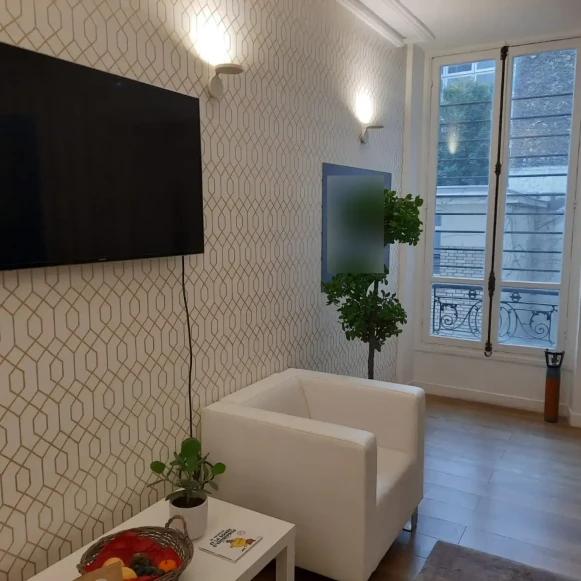 Bureau privé 21 m² 6 postes Coworking Rue La Boétie Paris 75008 - photo 6