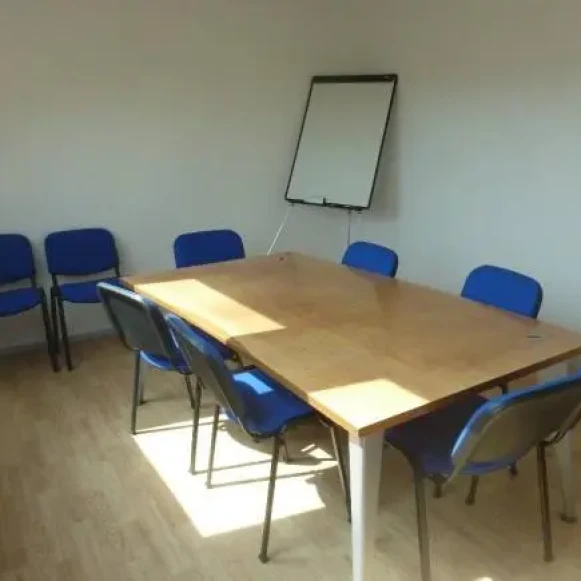 Bureau privé 14 m² 4 postes Coworking Avenue de Creil Senlis 60300 - photo 6