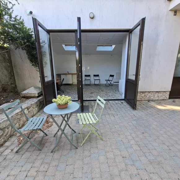 Bureau privé 25 m² 5 postes Location bureau Boulevard de Vincennes Fontenay-sous-Bois 94120 - photo 1